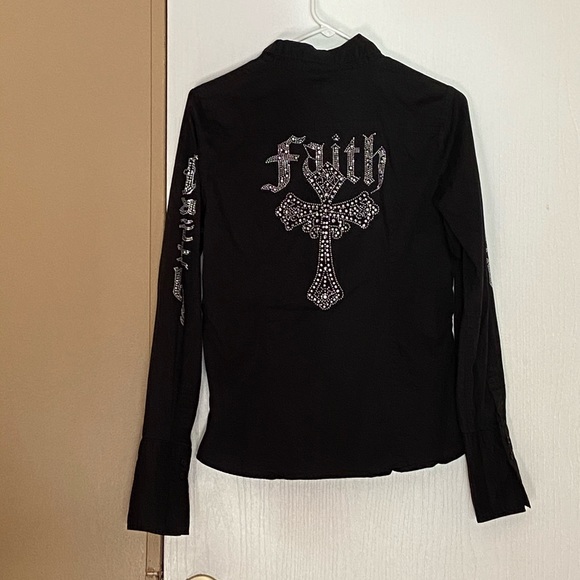 Shirt - Picture 2 of 9